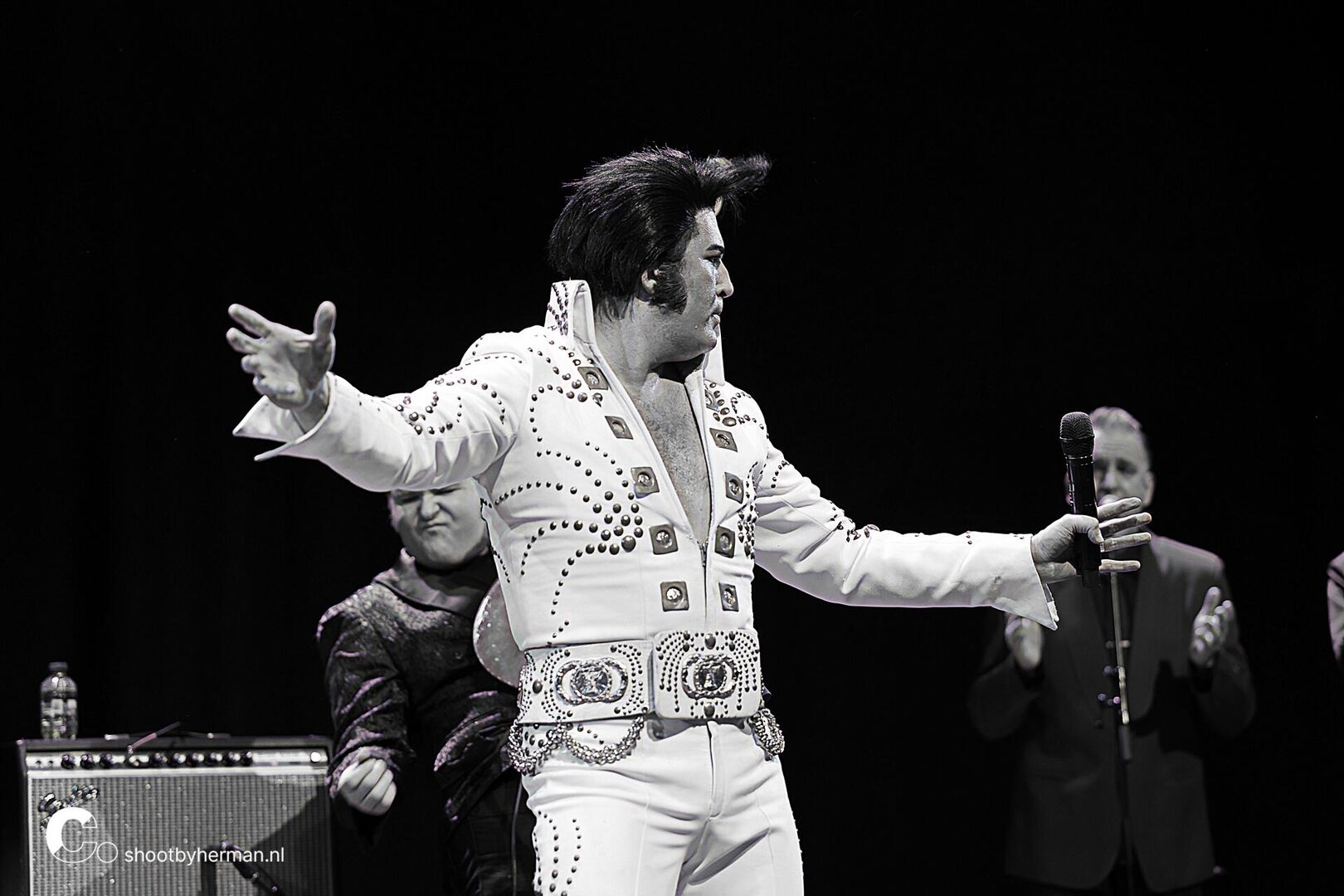 052_Elvis_200424_pe