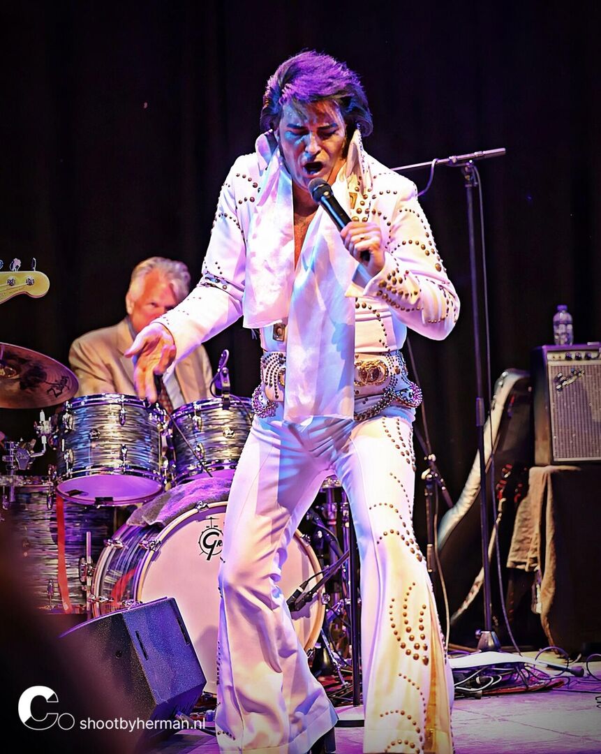 054_Elvis_200424_pe