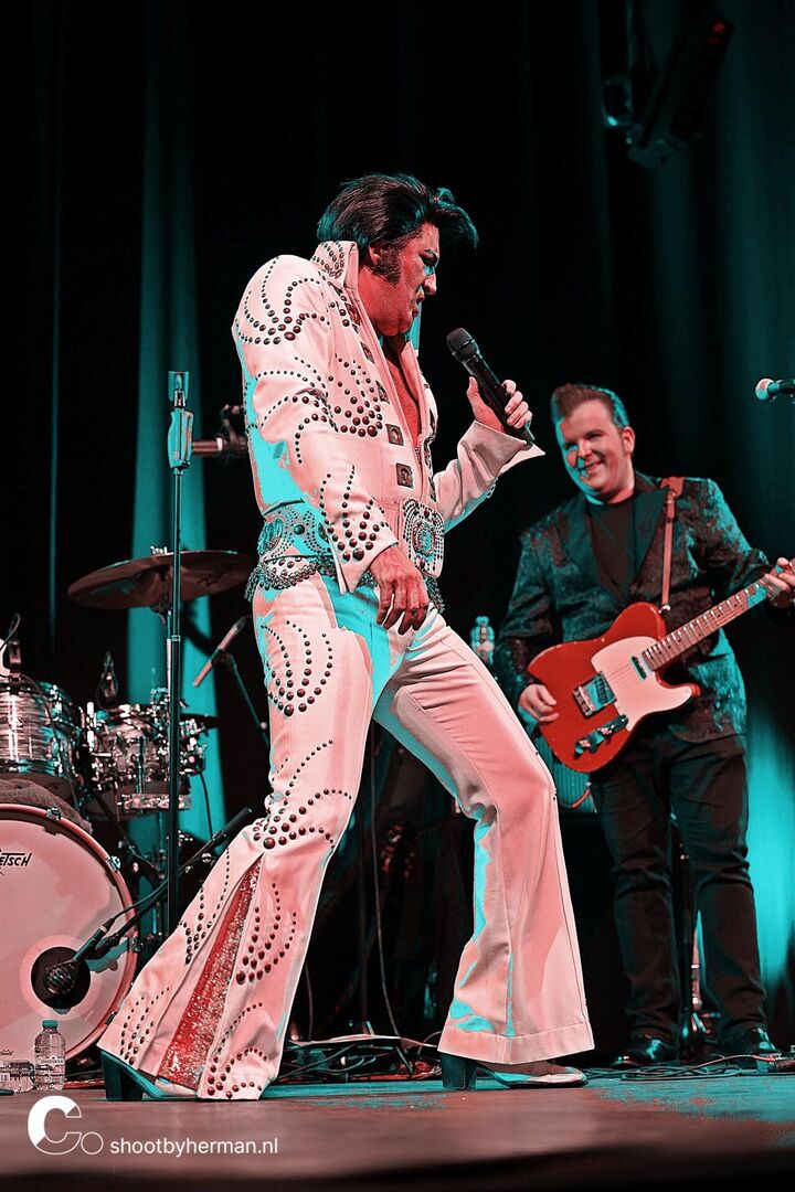 079_Elvis_200424_pe