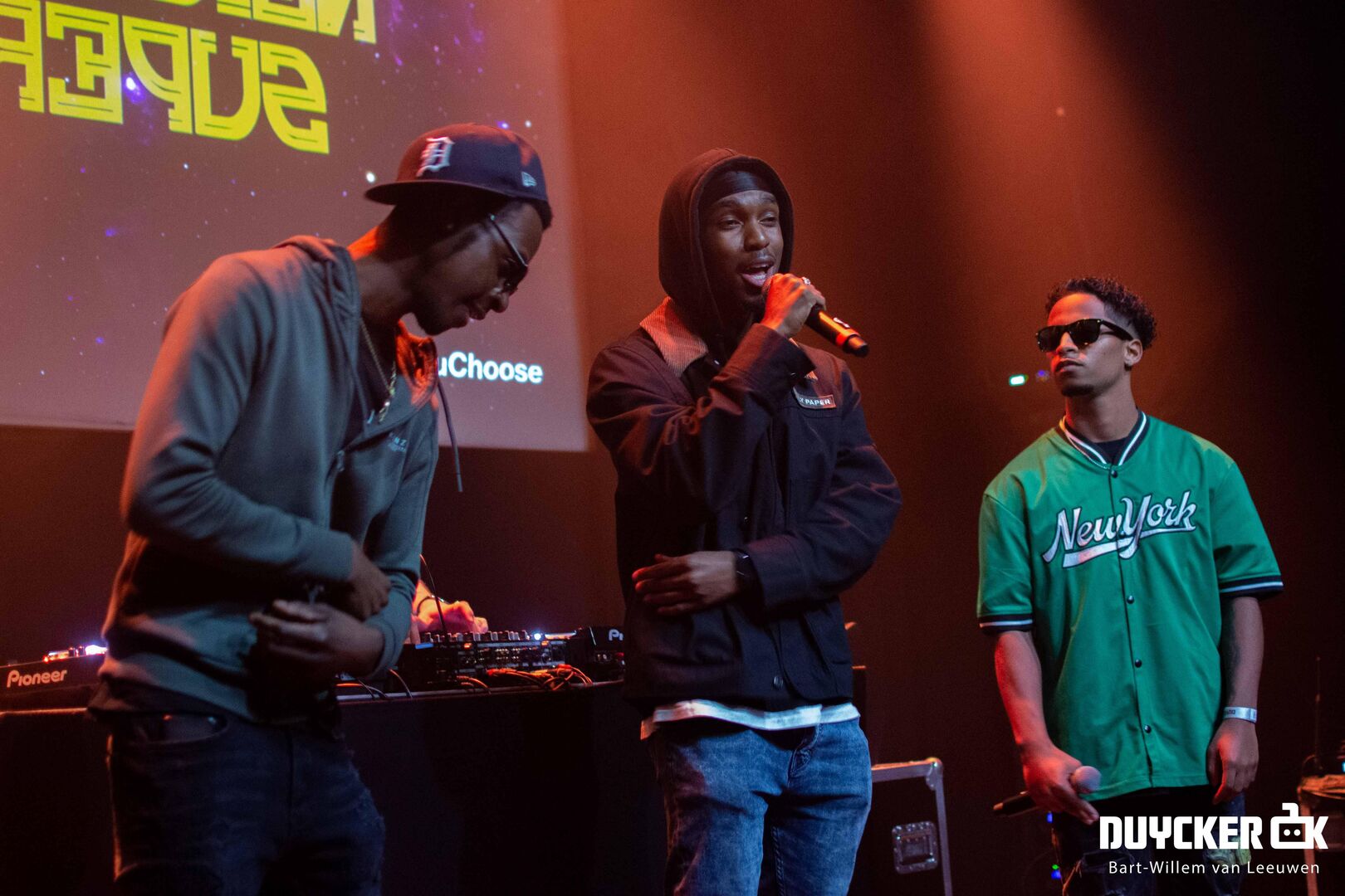 20221112 Neigborhood Superstars - BWvL-01