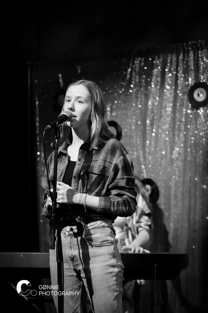 _DSC9429 Project Cover 90ies Frederique en Elisa Gonnie