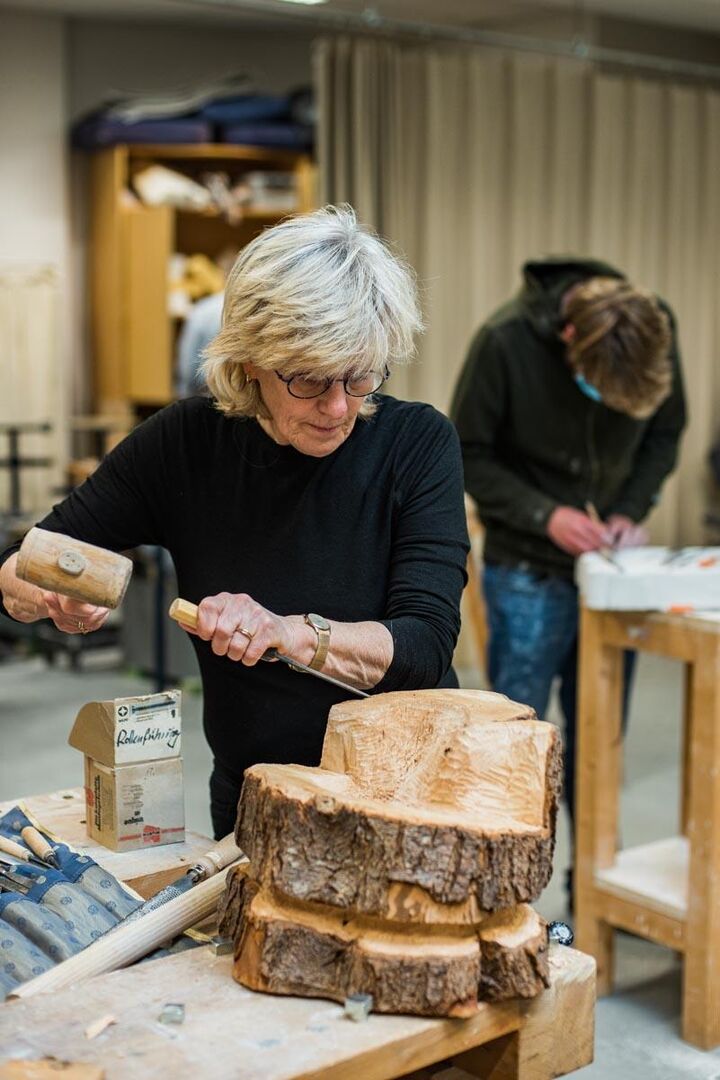 Beeldhouwen in gips en klei