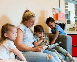Bibliotheek &  meertalig voorlezen