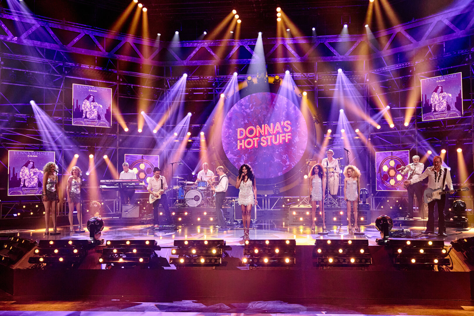 Donna_s Hot Stuff Band2_CREDITS WILLIAM RUTTEN