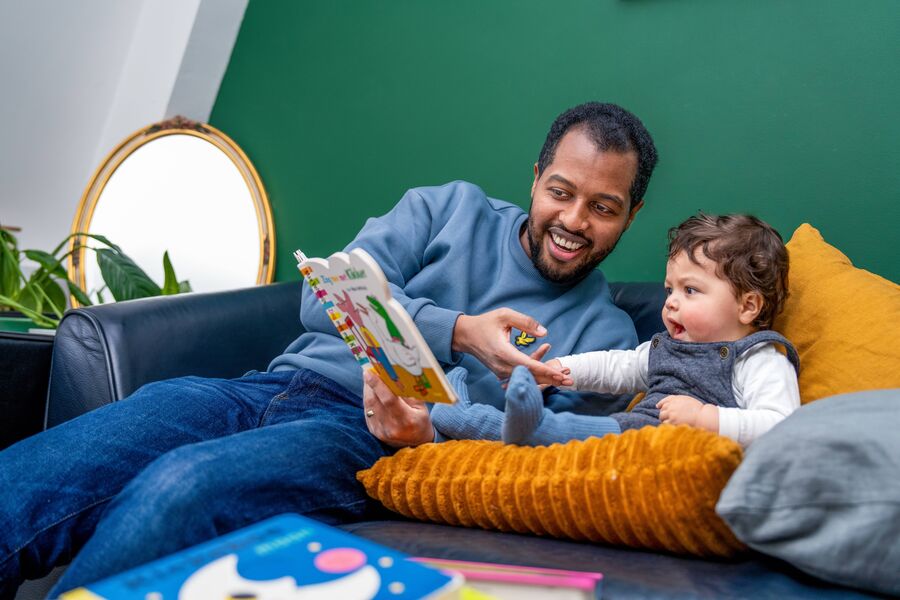 Hoe lees je voor aan baby's?