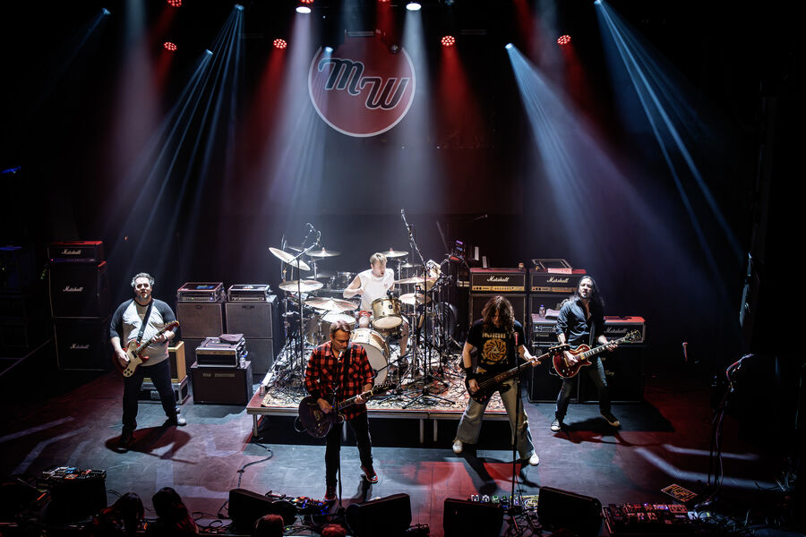 Monkey Wrench speelt Foo Fighters