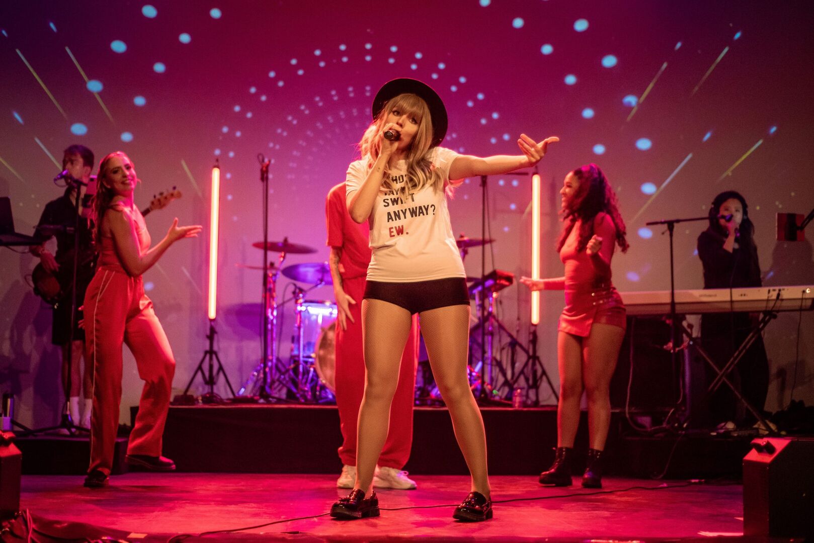 PopstarsTaylorEw-1-2048x1367