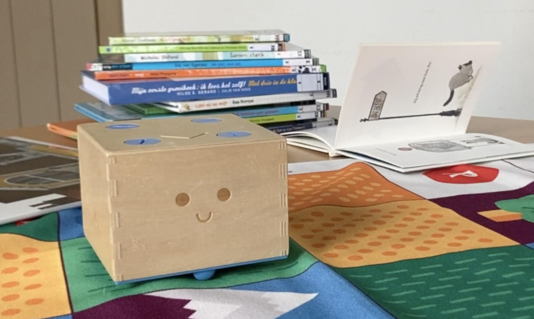 Robot Cubetto maakt verhalen