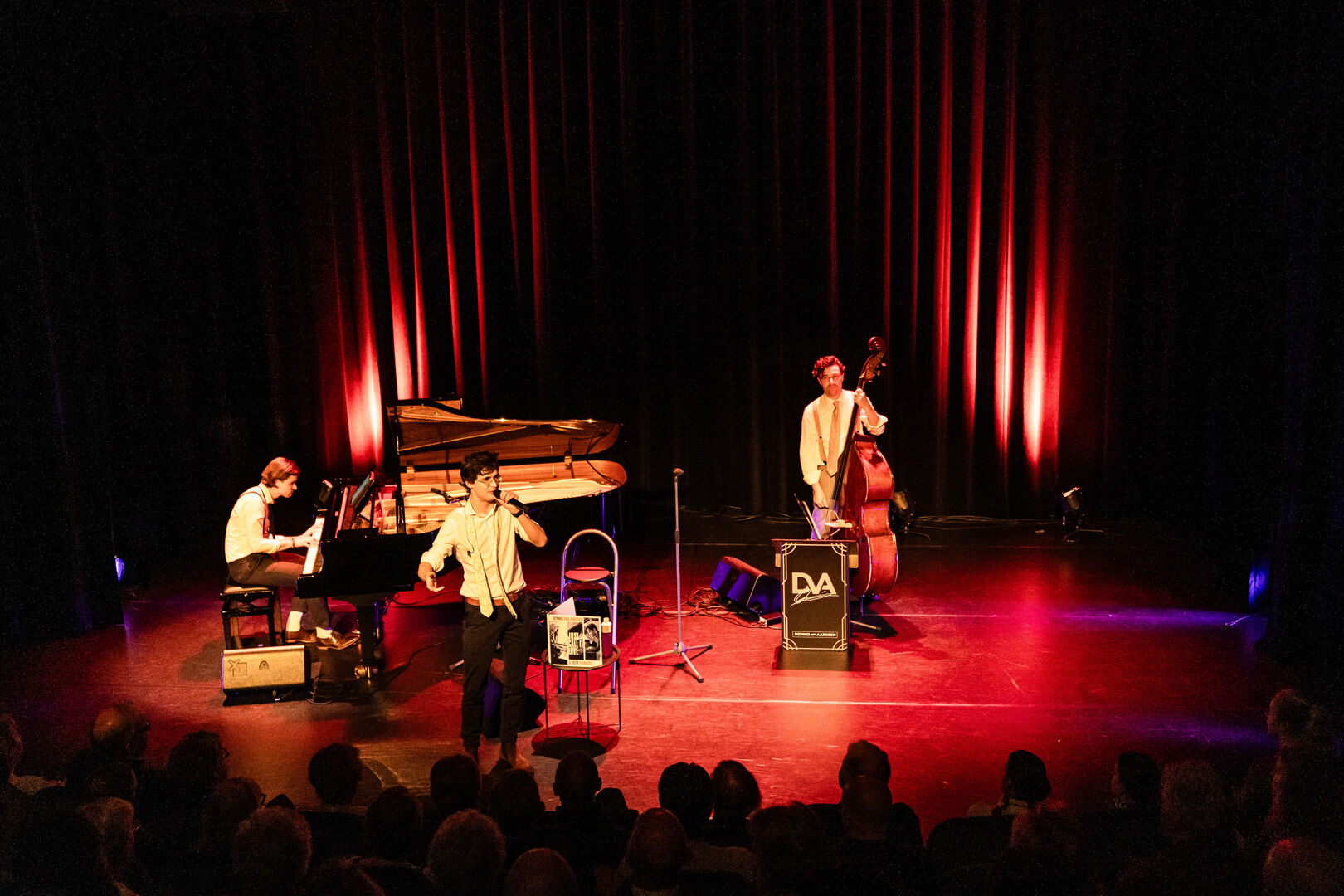 Scènefoto 1 Dennis van Aarssen - Close To You - Fotograaf Robert Gort Fotografie