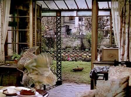 Suky Best 415_frame-The-sitting-room-1