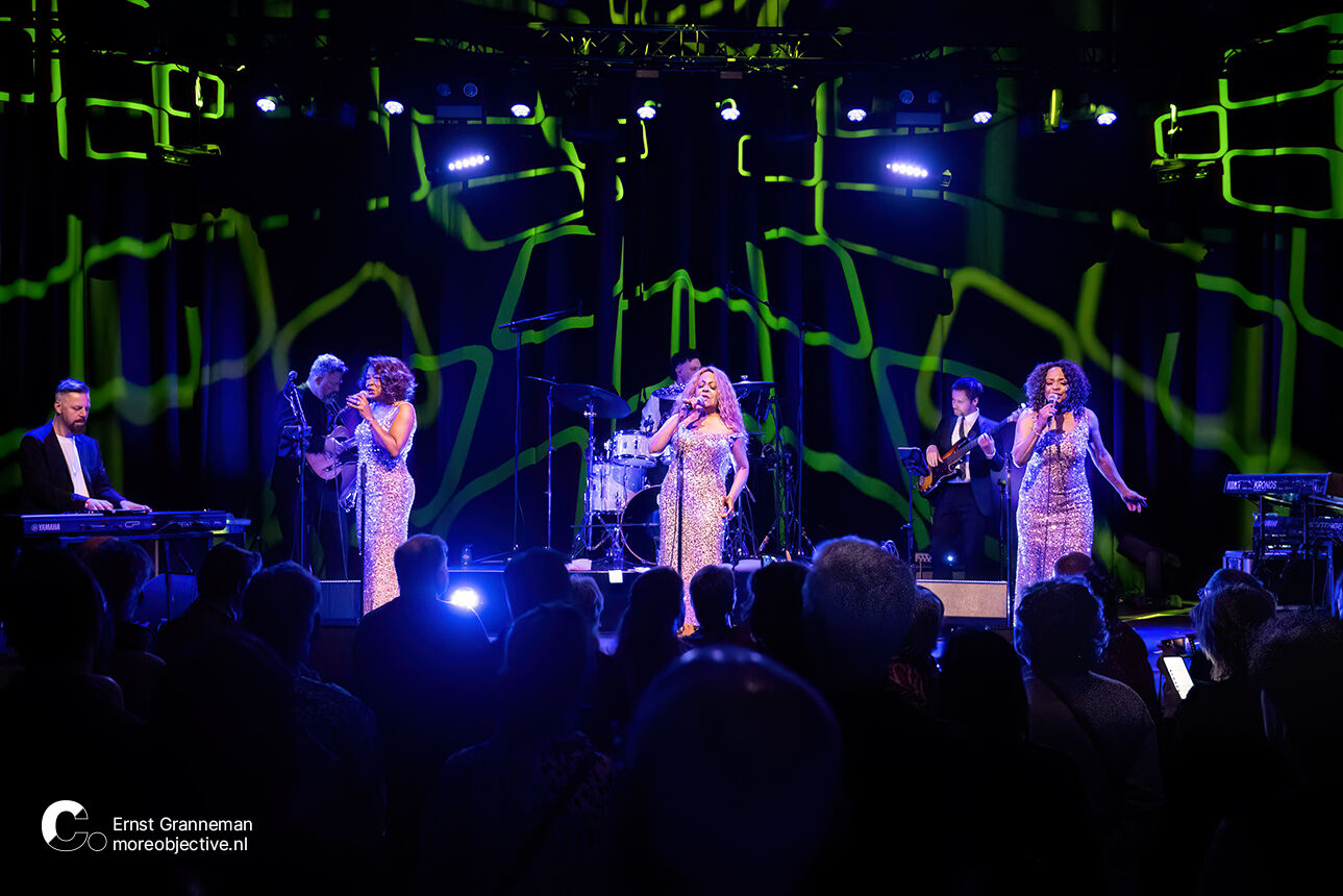 The Three Degrees (26)