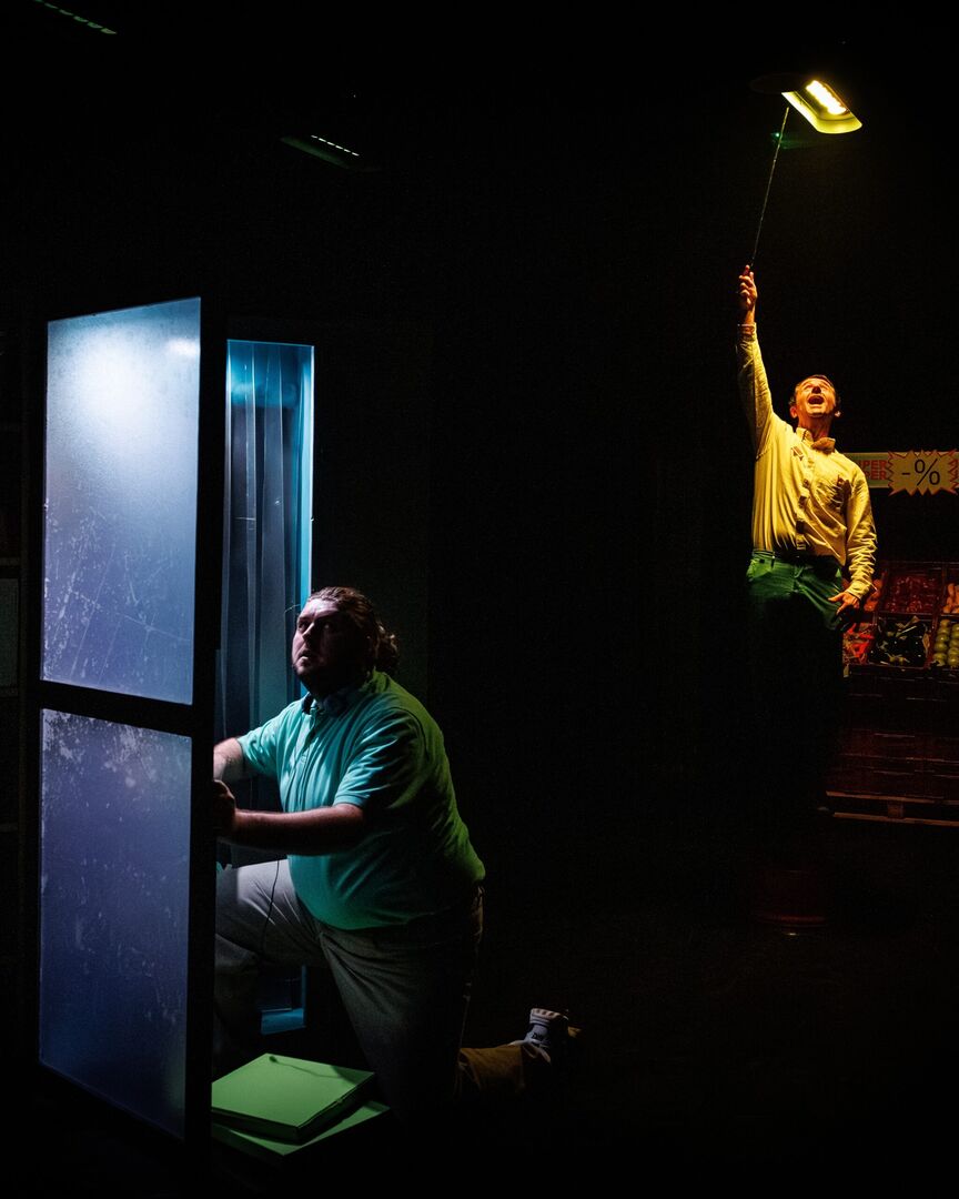 Totale-Uitverkoop-8-staand-scaled